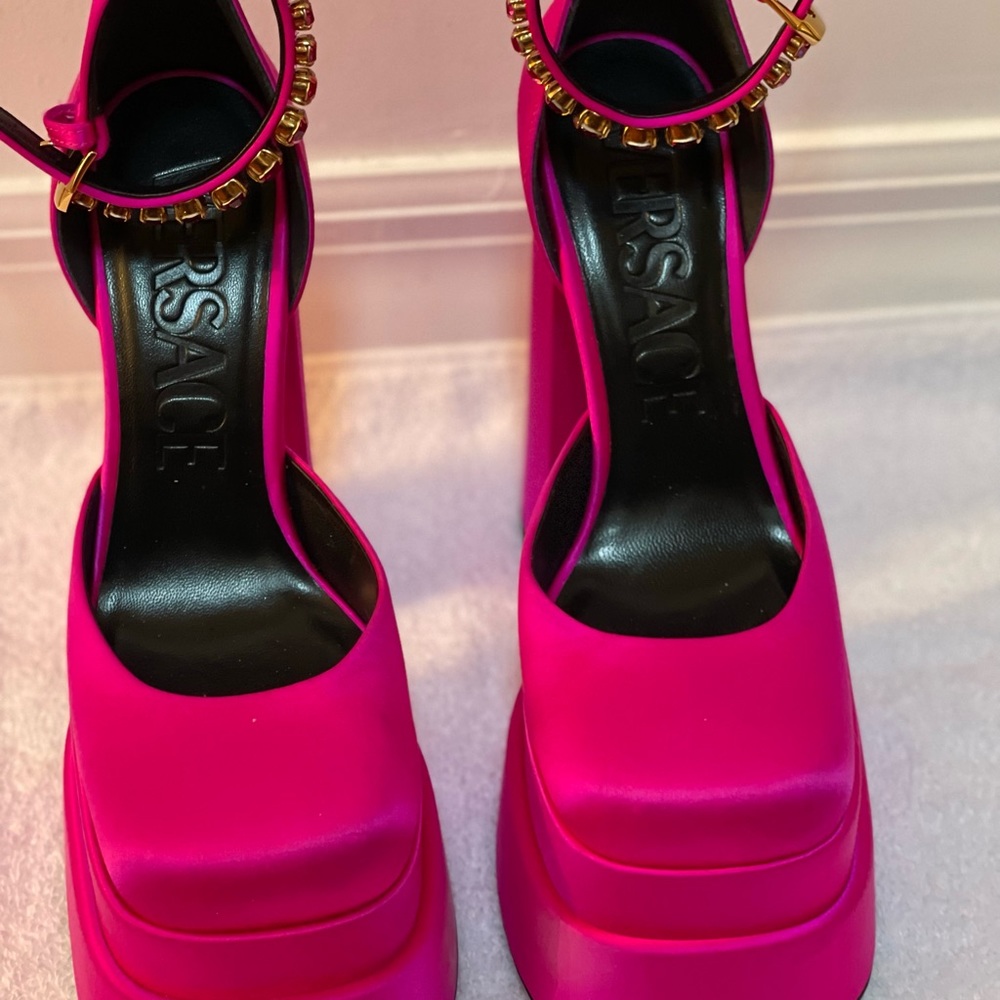Versace Medusa Aevitas Platform Pumps